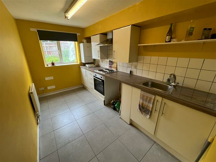 1 Bedroom Flat To Rent In Warren Close, Tipton, DY4