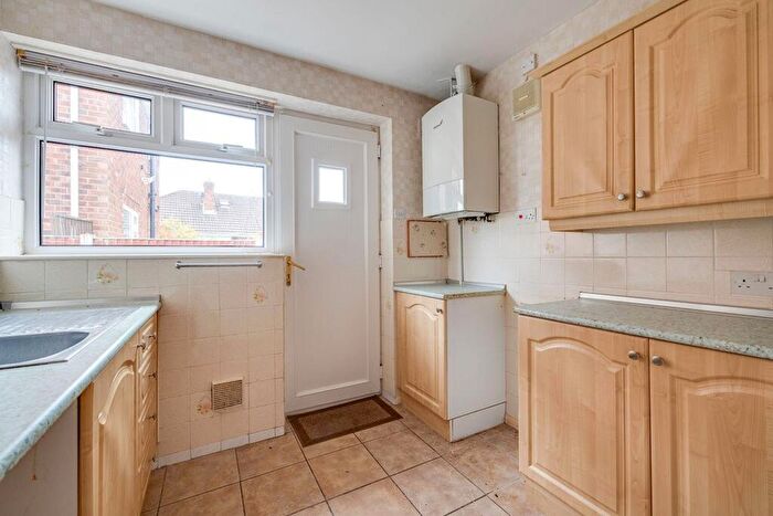 2 Bedroom Semi-Detached Bungalow For Sale In Whitby Avenue, Chester, CH2