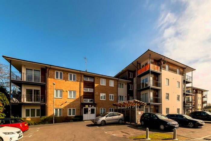2 Bedroom Flat To Rent In Bennett Close, Hounslow, TW4
