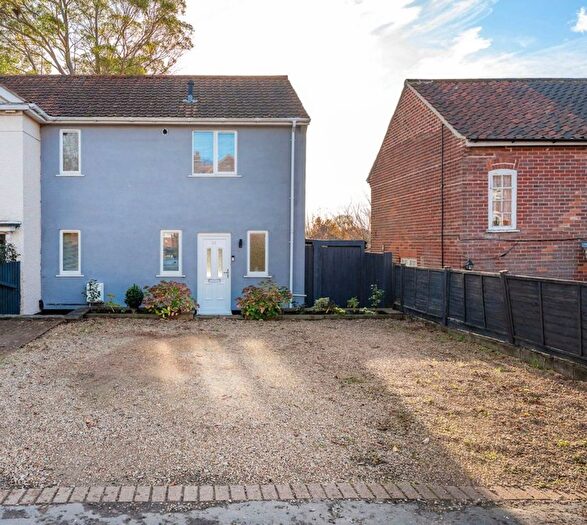 3 Bedroom Semi Detached House For Sale In Dakin Road, Norwich, NR3