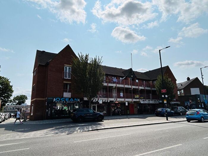 2 Bedroom Flat For Sale In Flat, Burywood Court, Hertford Road, Enfield, Greater London, EN3