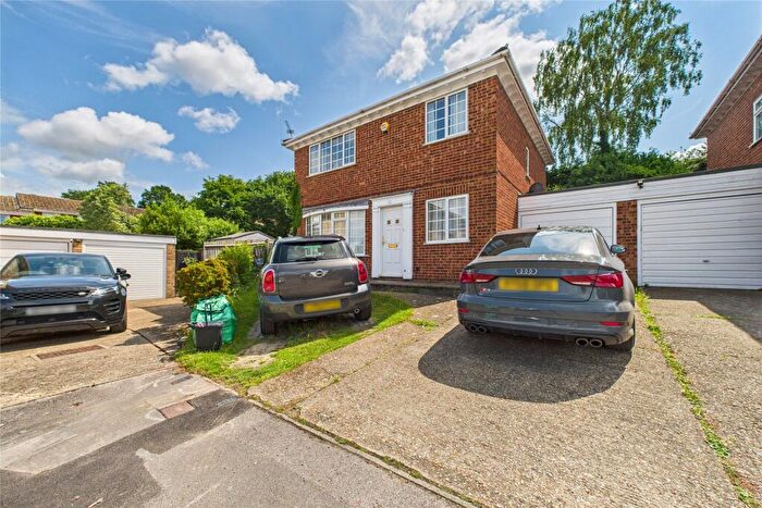 4 Bedroom Detached House To Rent In Challenor Close, Finchampstead, Berkshire, RG40