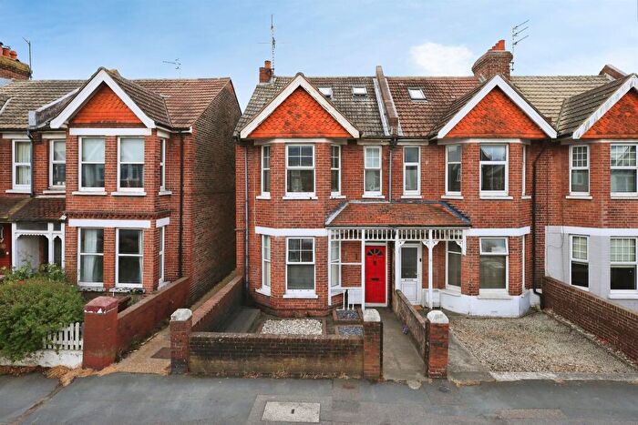 6 Bedroom End Of Terrace House For Sale In Whitley Road, Eastbourne, BN22