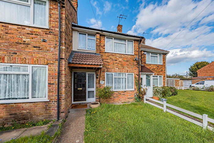 3 Bedroom Terraced House For Sale In Cherry Avenue, SL3