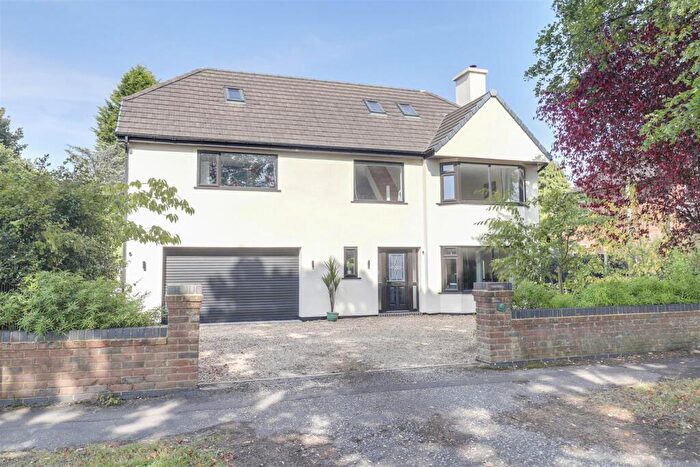 7 Bedroom Detached House For Sale In Pikemere Road, Alsager, ST7