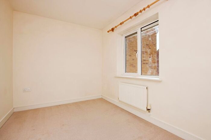 2 Bedroom Flat To Rent In Champs Sur Marne - Bradley Stoke, BS32