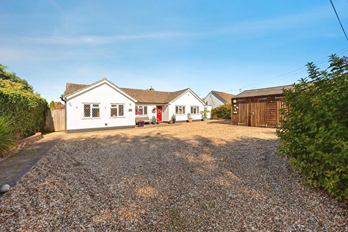 4 Bedroom Bungalow For Sale In Blind Lane, Ashford, TN25