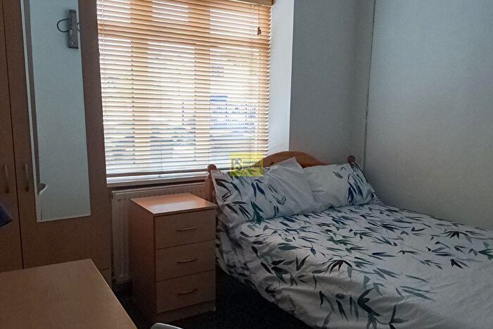 8 Bedroom Terraced House To Rent In Tiverton Road, Selly Oak, Birmingham, B29