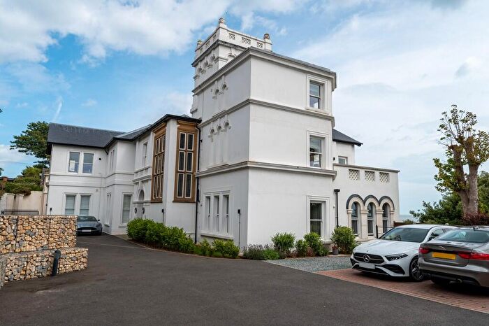 2 Bedroom Apartment For Sale In South Beach Mansion, Bent Hill, IP11