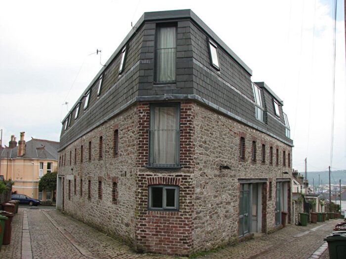 3 Bedroom Property To Rent In Lipson Avenue, Plymouth, Devon, PL4