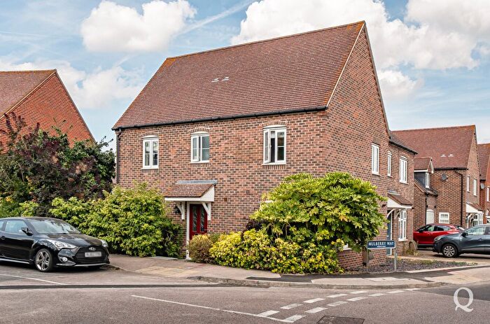 3 Bedroom Semi Detached House For Sale In Mulberry Way, Sittingbourne, Kent, ME10