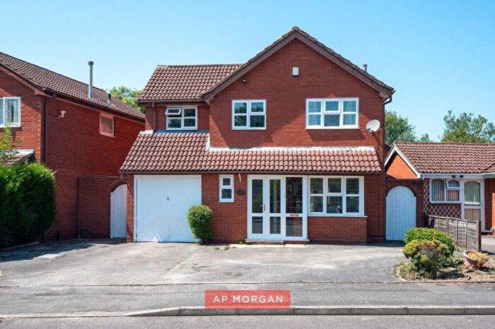 4 Bedroom Detached House For Sale In Newey Road, Birmingham, West Midlands, B28