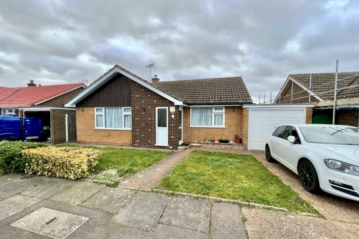 2 Bedroom Detached Bungalow To Rent In Hillcrest Gardens, Ramsgate, CT11