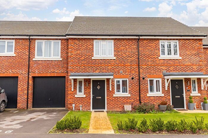 2 Bedroom Terraced House For Sale In Valley Drive, Tinsley Green, RH10