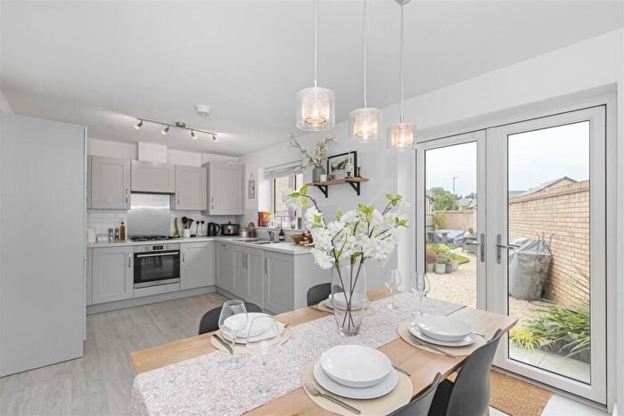 3 Bedroom Detached House For Sale In Foresters Close, Bristol, BS31