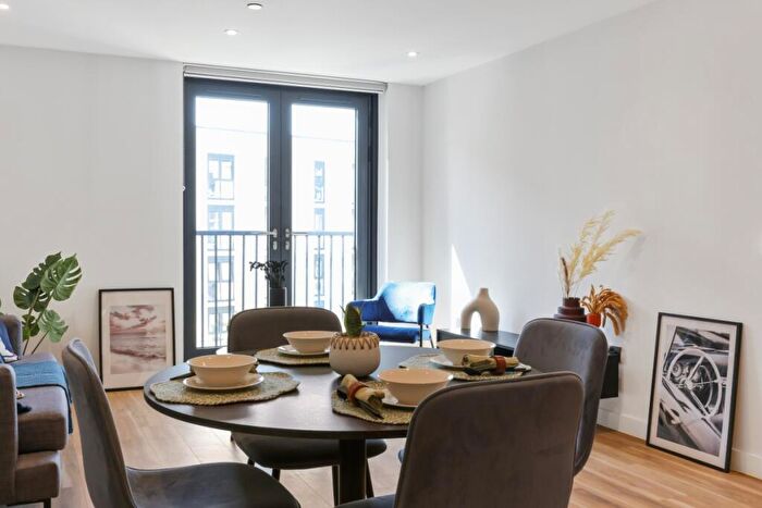 1 Bedroom Flat To Rent In Castle Park View, Castle Street Bristol, BS2