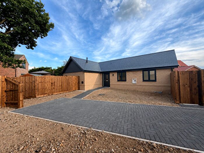 2 Bedroom Detached Bungalow For Sale In Apple Grove, Elmstead, Colchester, CO7