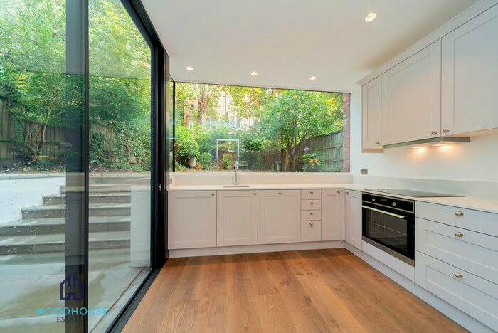 3 Bedroom Flat To Rent In Frognal, London, NW3