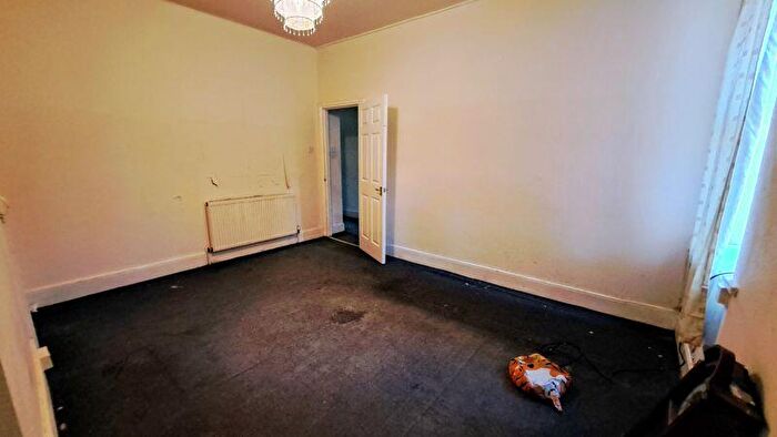 2 Bedroom Flat For Sale In Ellesmere Road, Benwell, Newcastle Upon Tyne, NE4
