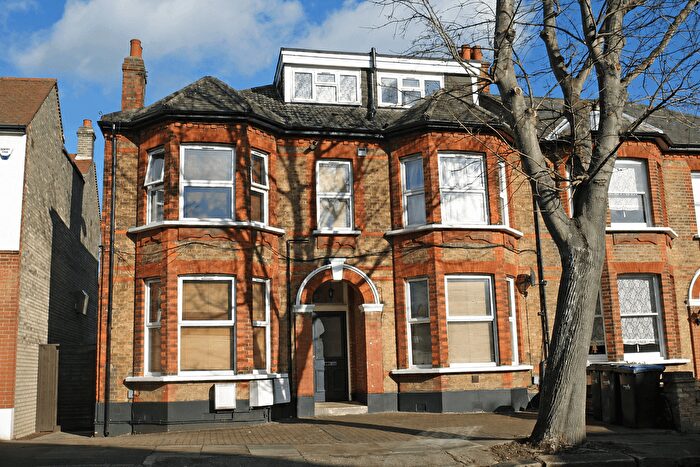 1 Bedroom Flat To Rent In Arlow Road, Winchmore Hill, N21