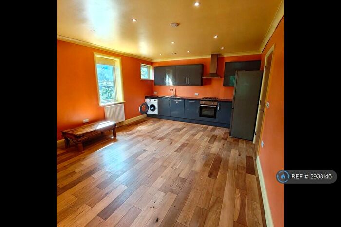 1 Bedroom Flat To Rent In Parkview Apartments, Morden, SM4