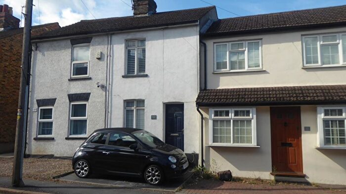 2 Bedroom Property To Rent In Pinner Road, Oxhey Village, Watford, WD19