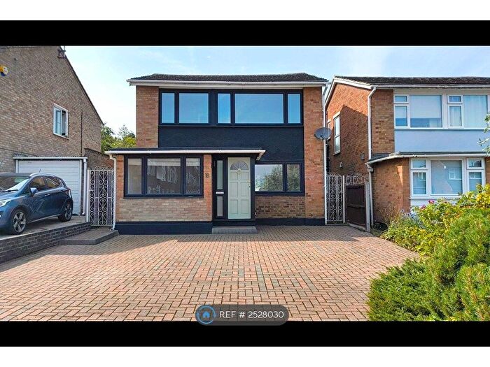 4 Bedroom Detached House To Rent In Falkirk Close, Hornchurch, RM11