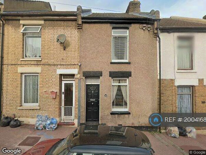 2 Bedroom Terraced House To Rent In Castle Road, Chatham, ME4