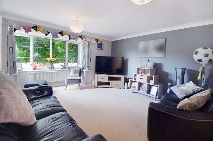 3 Bedroom Property For Sale In The Triangle, Fowlmere, Royston, SG8
