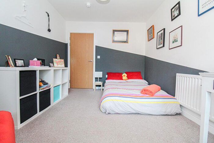 2 Bedroom Flat For Sale In Centenary Plaza, Southampton, SO19