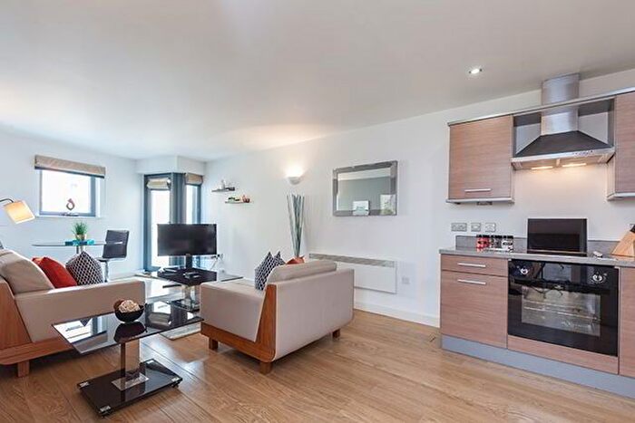 1 Bedroom Flat To Rent In Hunslet Road, Hunslet, Leeds, LS10