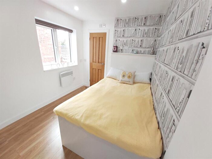 1 Bedroom Apartment To Rent In Alton Road, B29