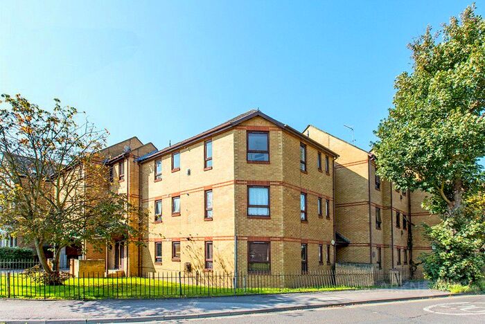 2 Bedroom Flat To Rent In Beaufort Road, Kingston Upon Thames, KT1