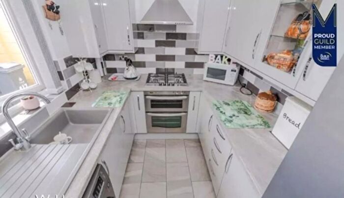 3 Bedroom Property To Rent In West Bromwich Road, Walsall, WS5