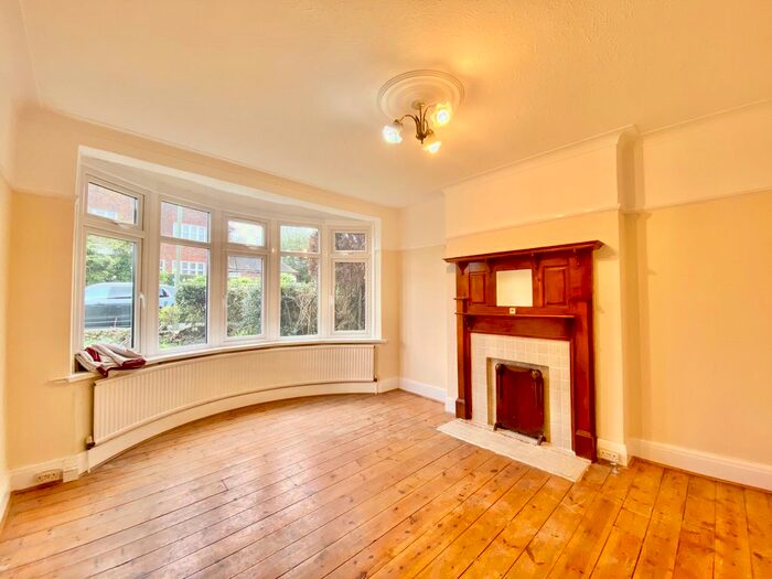 4 Bedroom Semi-Detached House To Rent In Nether Street, West Finchley, London, N3