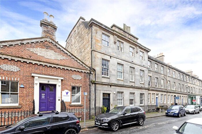 3 Bedroom Apartment For Sale In / St Stephen Street, Stockbridge, Edinburgh, EH3