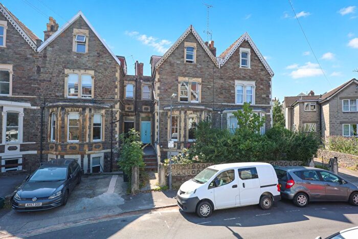 2 Bedroom Flat For Sale In Warwick Road, Redland, Bristol, BS6