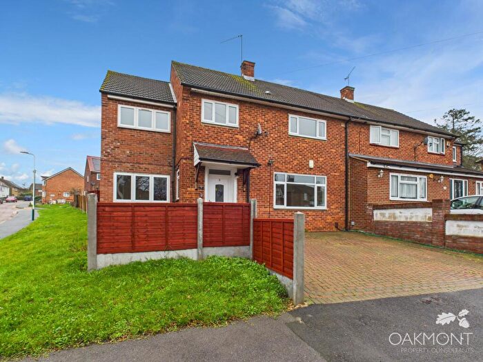 6 Bedroom Semi Detached House To Rent In Broseley Road, Romford, RM3