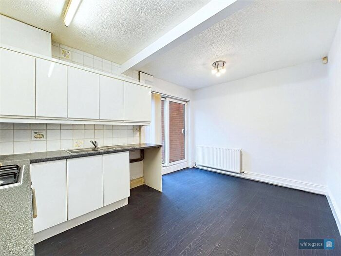 2 Bedroom Terraced House For Sale In Grove Avenue, Doncaster, South Yorkshire, DN5