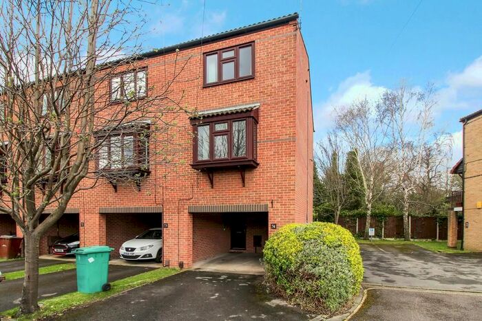 3 Bedroom Town House To Rent In Lenton Manor, Lenton, Nottingham, NG7