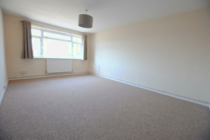 3 Bedroom Flat To Rent In Goodenough Way, Coulsdon, CR5