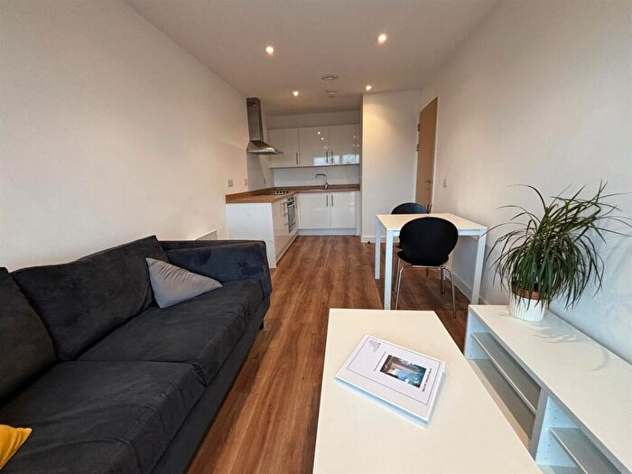 1 Bedroom Apartment To Rent In Trafford Road, Salford, M5