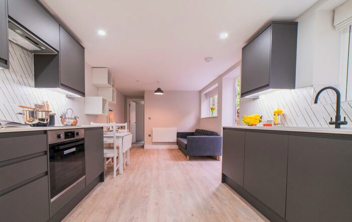 1 Bedroom Flat To Rent In Llanbleddian Gardens, Cathays, CF24