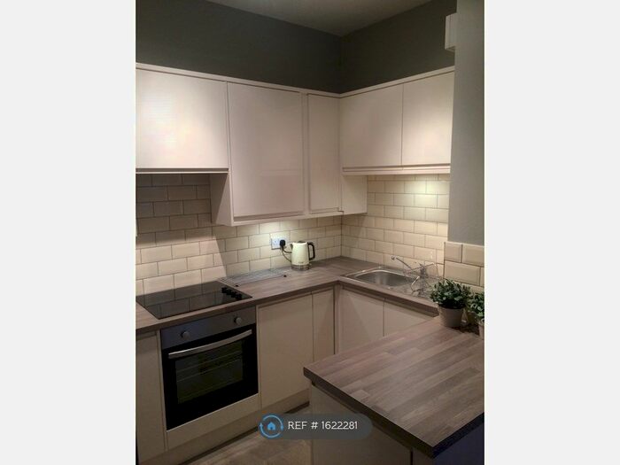 2 Bedroom Flat To Rent In Whitworth House, Manchester, M1