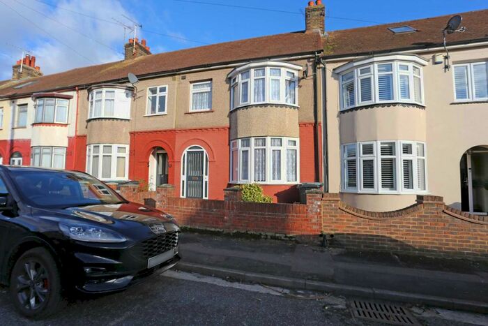 3 Bedroom Terraced House To Rent In Robinia Avenue, Gravesend, DA11