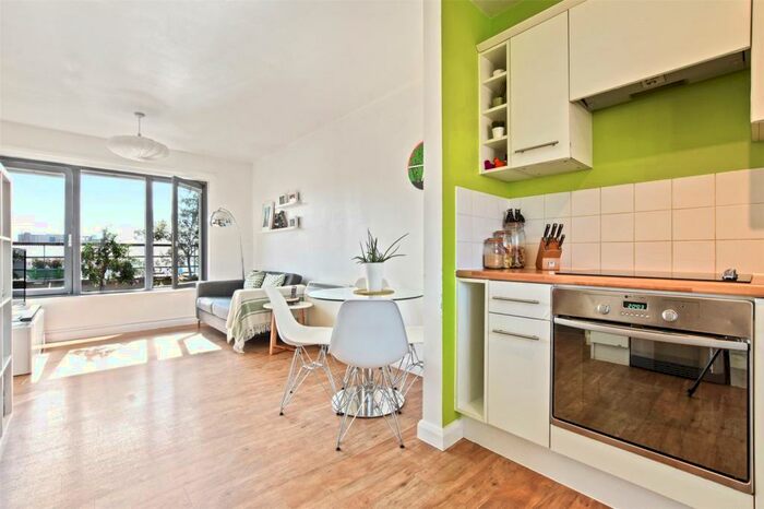 2 Bedroom Flat To Rent In Mackintosh Lane, London, E9