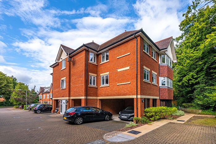 2 Bedroom Flat To Rent In Priory Fields, Watford, WD17