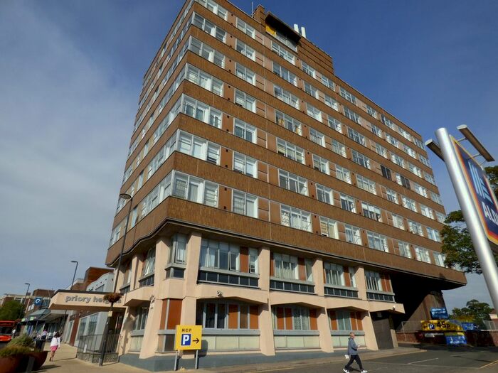 1 Bedroom Flat To Rent In Priory Heights, Dunstable, LU5