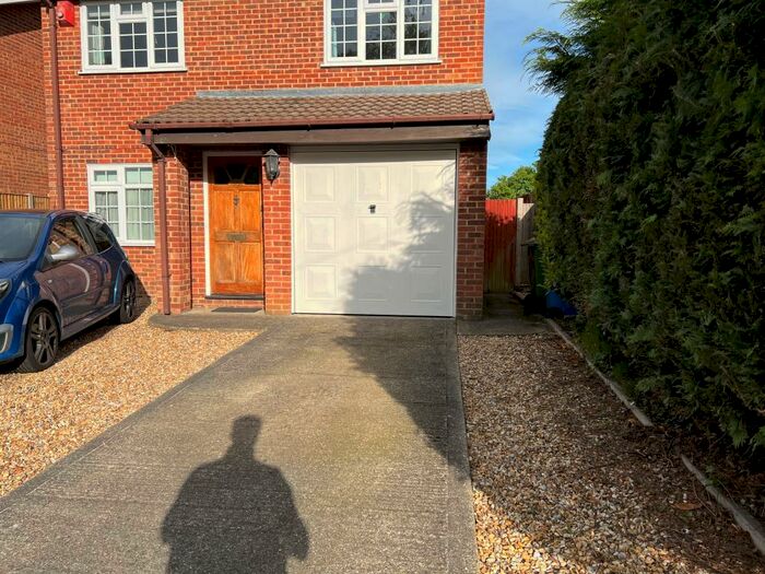 3 Bedroom Semi-Detached House To Rent In Sandy Lane, GU14