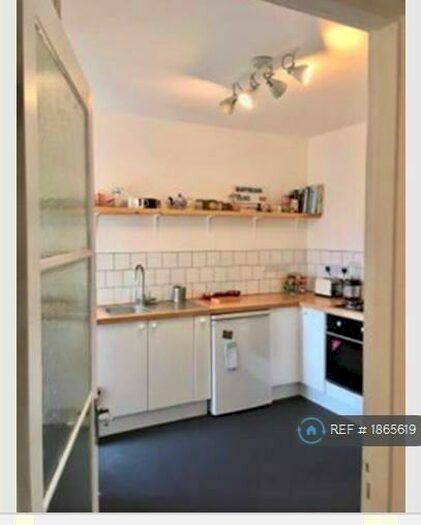 1 Bedroom Flat To Rent In Crescent Road, Brighton, BN2